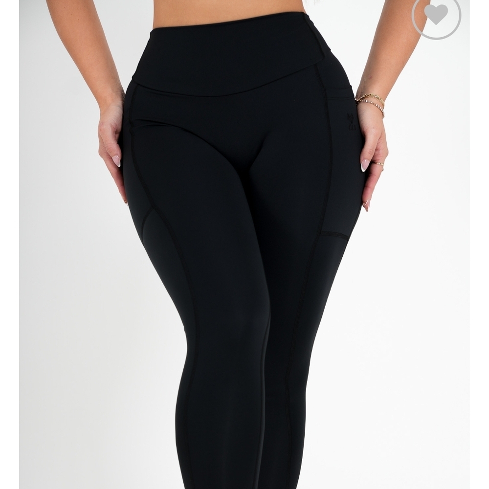 CLS sleek Black High-Rise Leggings - Picture 5 of 6